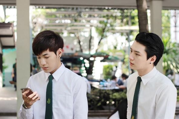 สนใจกูบ้าง กูก็หล่อนะ