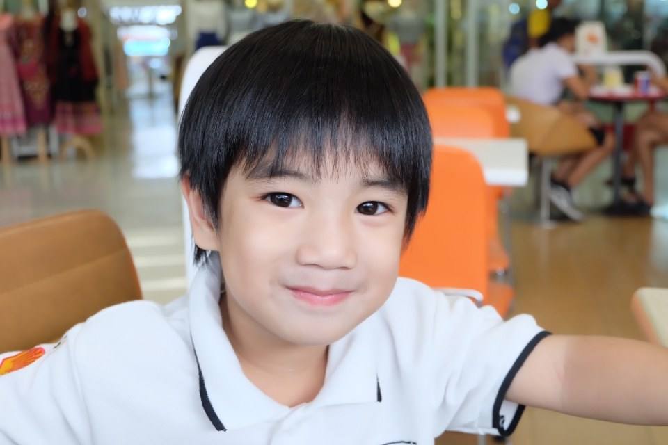 หนุ่มน้อยอารมณ์ดี