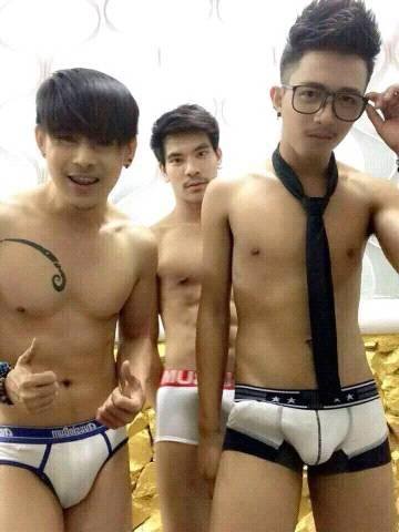 ว่าด้วยเรื่องความตุง ความเเข็งตัวของหนุ่มๆ ที่เห็นเเล้วถึงกับเเฉะ