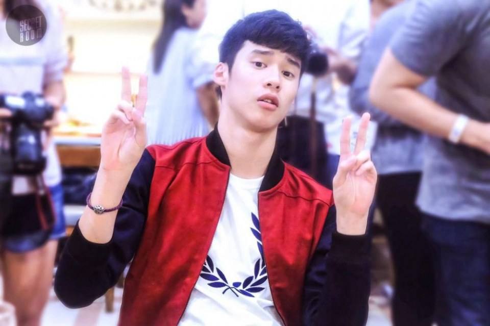 เด็กที่ไหนหลงทางมาเนี่ย แวะดื่มน้ำบ้านเราก่อนสิ่