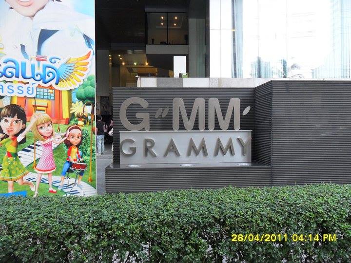 ถนนอโศก ย่านธุรกิจและบันเทิง ใจกลาง สุขุมวิท บางกอก