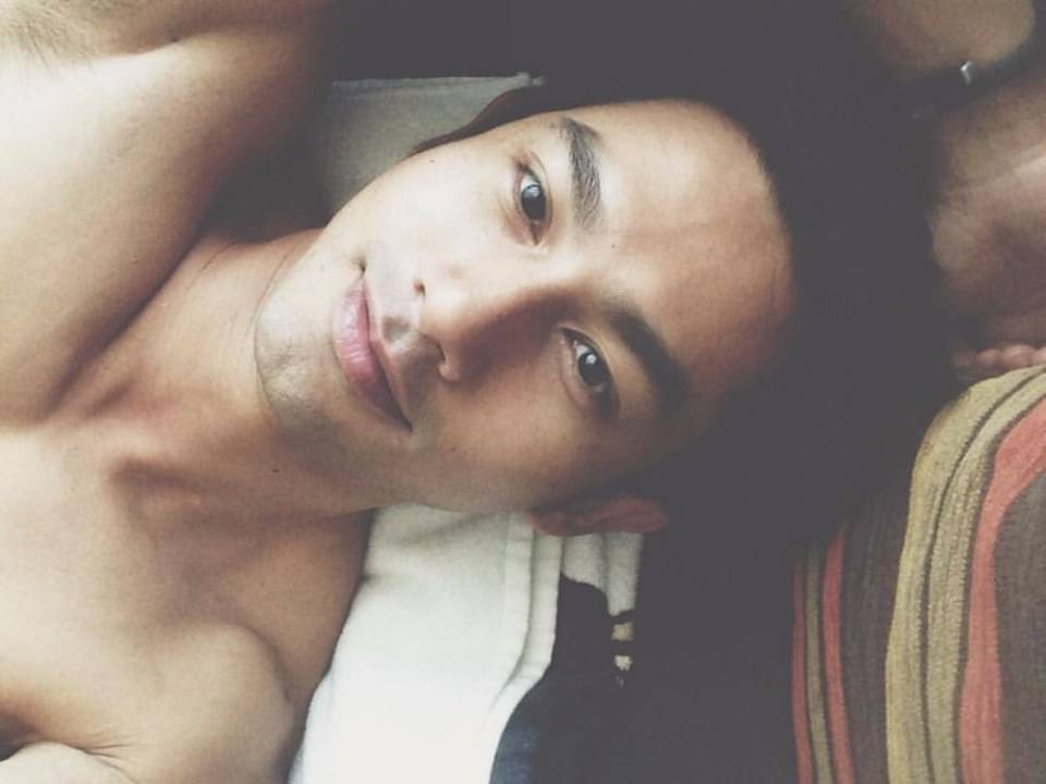 หนุ่มหล่อตามไอจี