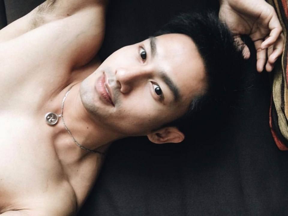 หนุ่มหล่อตามไอจี