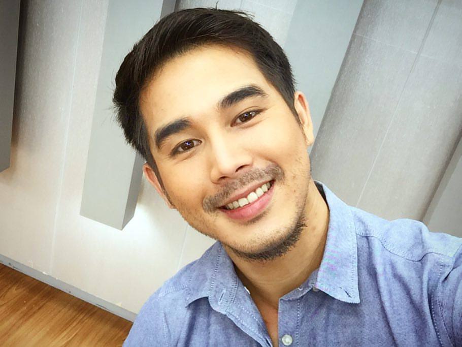 หนุ่มหล่อตามไอจี