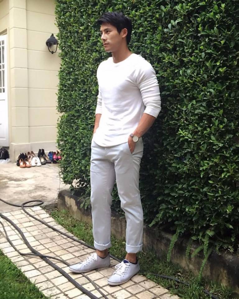 หนุ่มหล่อตามไอจี