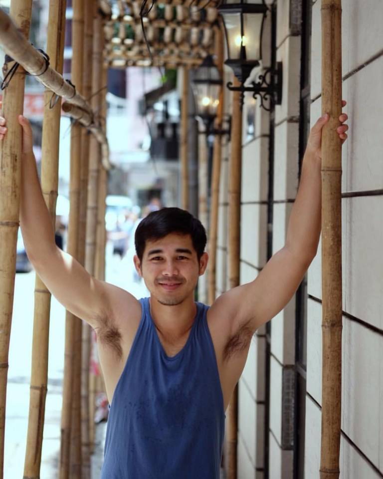 หนุ่มหล่อตามไอจี