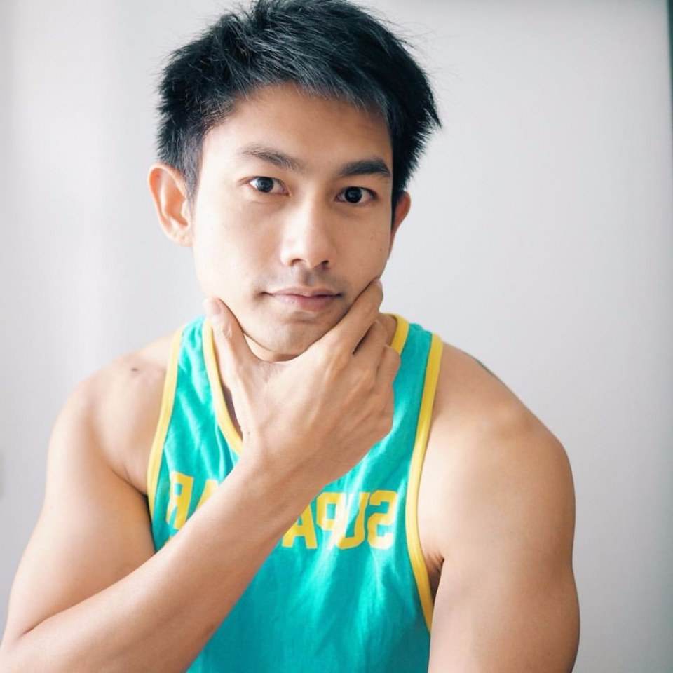 หนุ่มหล่อตามไอจี