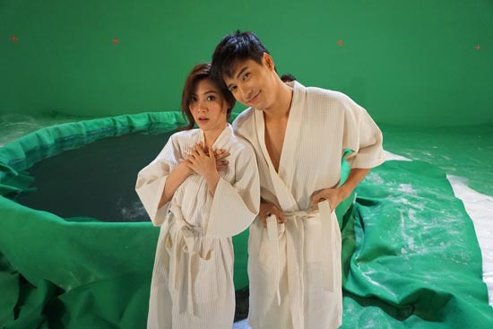 ไมค์ ภัทรเดช โชว์หุ่นหล่อล่ำแซ่บให้ดูอีกแล้ว ใน "บัลลังก์หงส์" เตรียมล้างตารอได้เลยยย