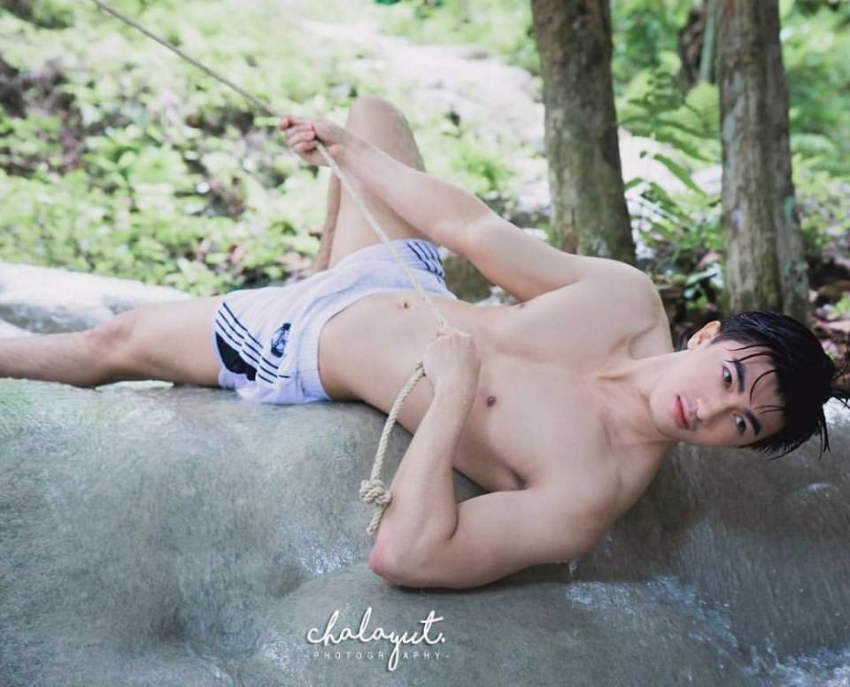 ขาวจนอยากได้