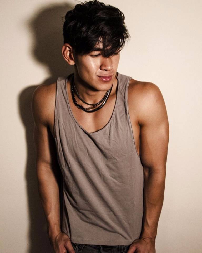 เลียแบบจัดหนัก