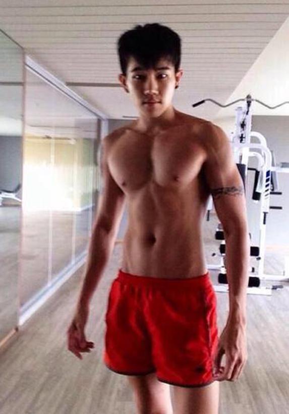 [ตามรอยผู้ชาย_003] มาสืบกันว่าหนุ่มในภาพคือใคร