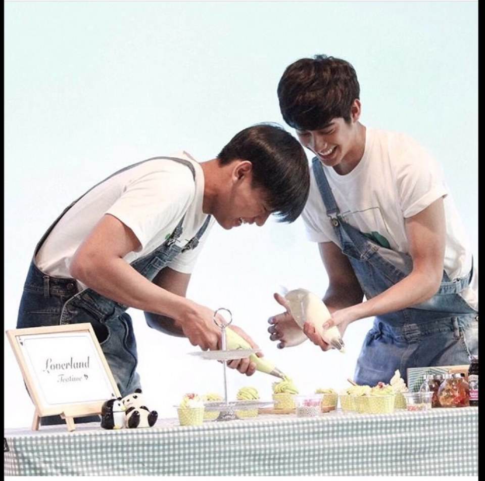 เงินออกัสอีกคู่ที่น่ารัก