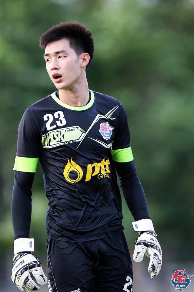 ตี๋ บุญเกีรยติ นักบอลหล่อ "เป้าตุง"