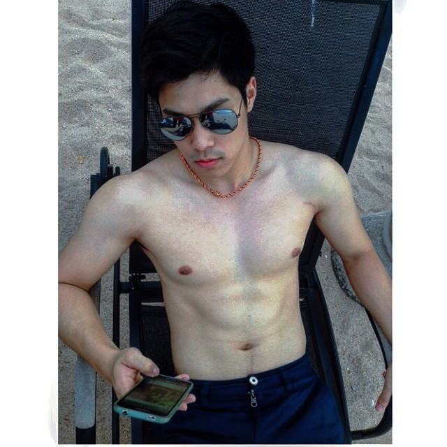 หล่อแซ่บเบอร์นี้