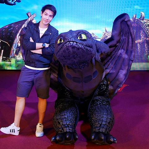 ทำความรู้จักกับ “เบสท์ ปรัชญ์วรกิตติ์” หนุ่มเหนือนักเรียนการบินหน้าตี๋สุดหล่อ ที่สาวๆ เห็นแล้วจะต้องหลงรัก!