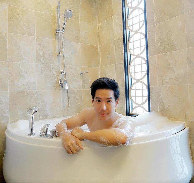 ทำความรู้จักกับ “เบสท์ ปรัชญ์วรกิตติ์” หนุ่มเหนือนักเรียนการบินหน้าตี๋สุดหล่อ ที่สาวๆ เห็นแล้วจะต้องหลงรัก!
