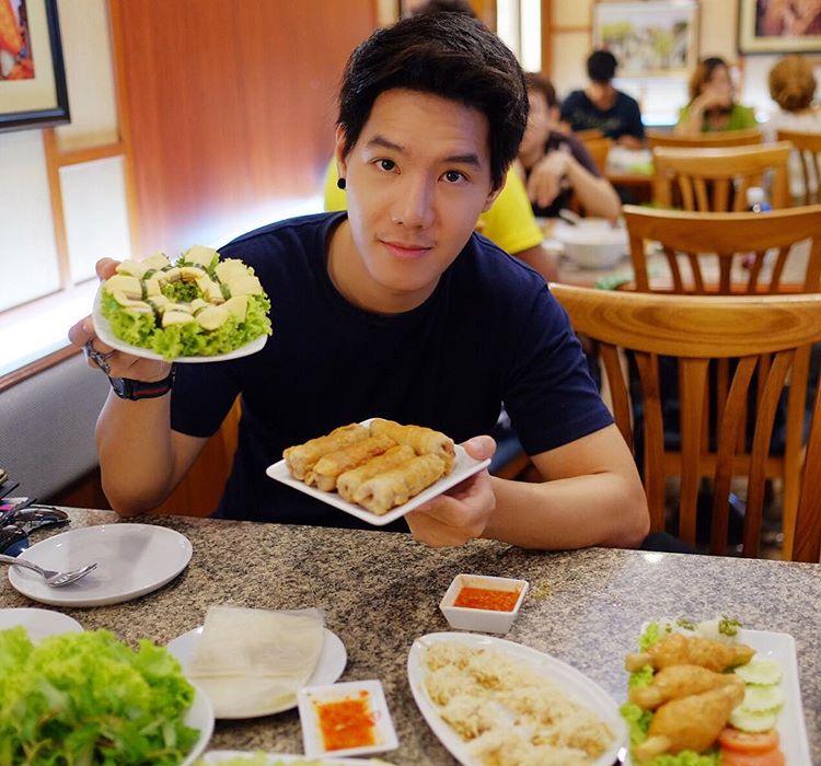 ทำความรู้จักกับ “เบสท์ ปรัชญ์วรกิตติ์” หนุ่มเหนือนักเรียนการบินหน้าตี๋สุดหล่อ ที่สาวๆ เห็นแล้วจะต้องหลงรัก!