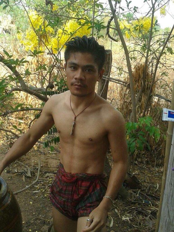 มนต์รักผ้าขาวม้า