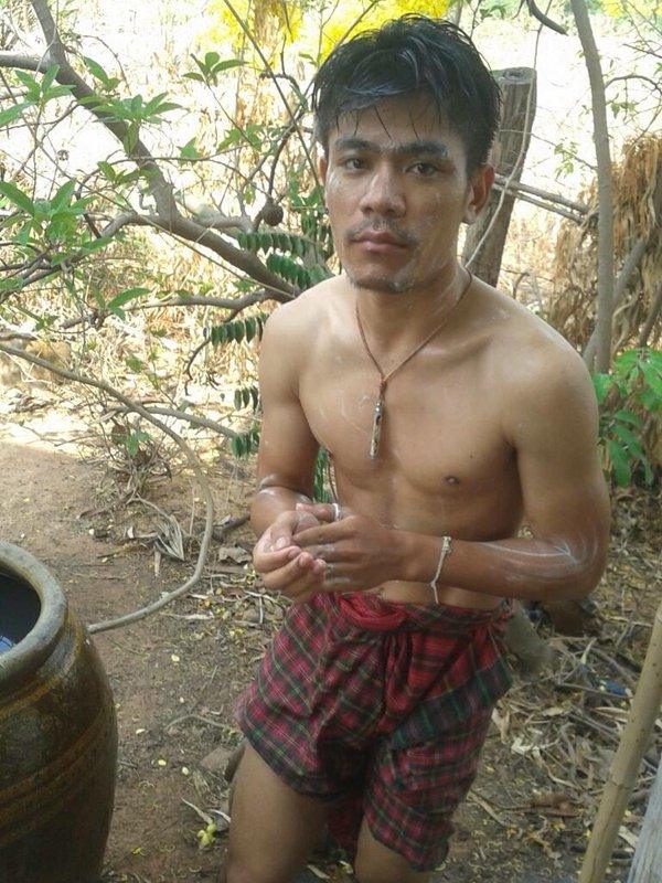 มนต์รักผ้าขาวม้า