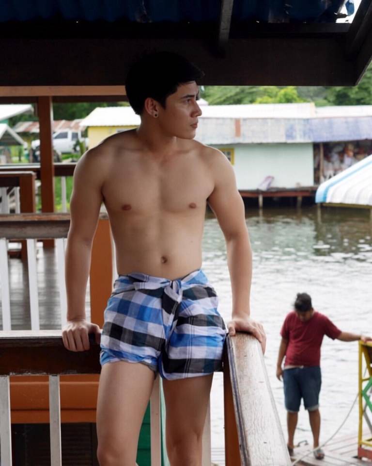 มนต์รักผ้าขาวม้า
