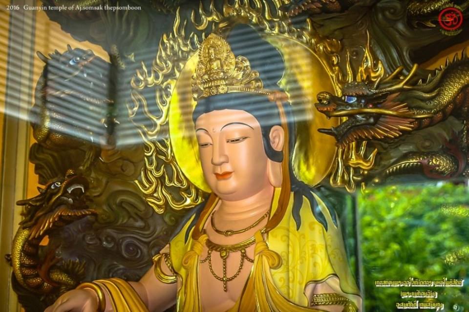 พระแม่กวนอิม ประดิษฐานที่ วิหารวัดประดู่ อัมพวา จังหวัดสมุทรสงคราม ท่านอาจารย์สมศักดิ์ เทพสมบุญ อัญเชิญจาก ประเทศจีน WatPradu Amphawa SamutSongkhram วิหารพระแม่กวนอิม ท่านอาจารย์สมศักดิ์ เป็นเจ้าภาพ ใ