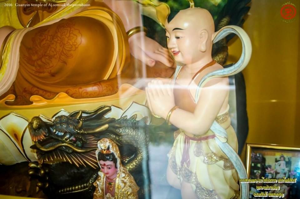 พระแม่กวนอิม ประดิษฐานที่ วิหารวัดประดู่ อัมพวา จังหวัดสมุทรสงคราม ท่านอาจารย์สมศักดิ์ เทพสมบุญ อัญเชิญจาก ประเทศจีน WatPradu Amphawa SamutSongkhram วิหารพระแม่กวนอิม ท่านอาจารย์สมศักดิ์ เป็นเจ้าภาพ ใ