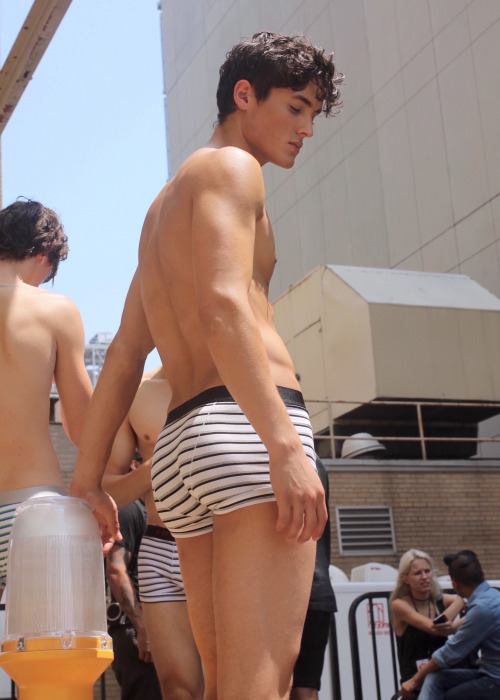 อังคารสุดฟิน