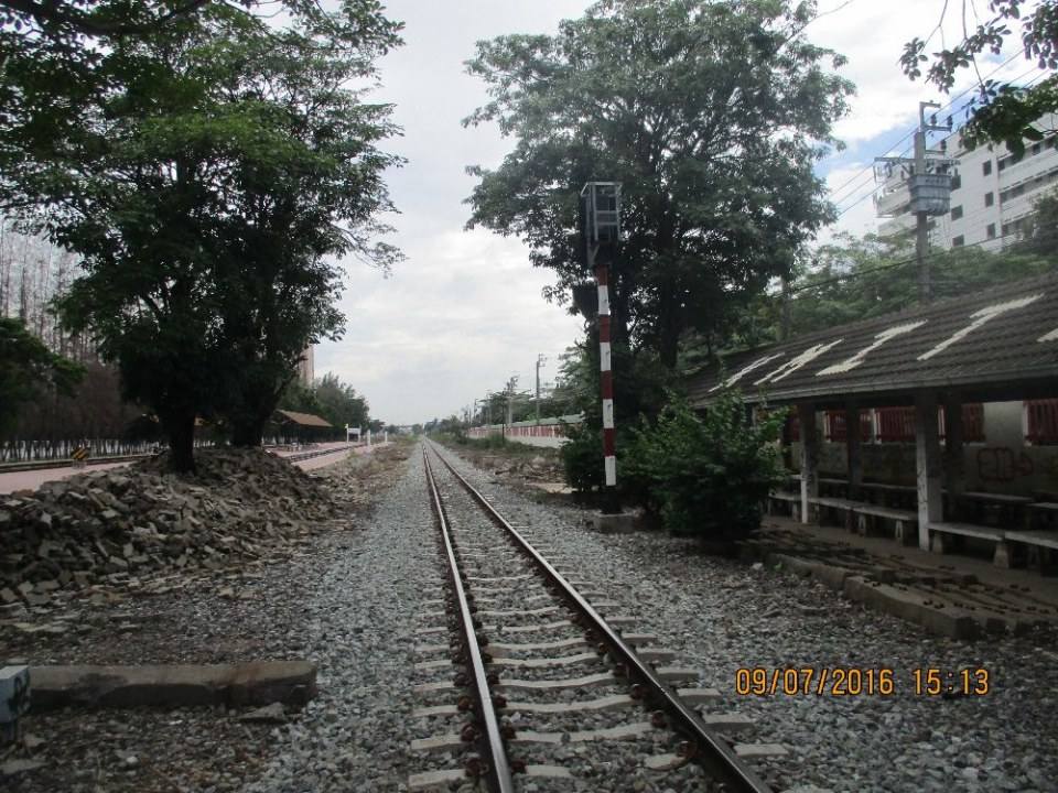 ป้ายหยุดรถไฟพระจอมเกล้าลาดกระบัง