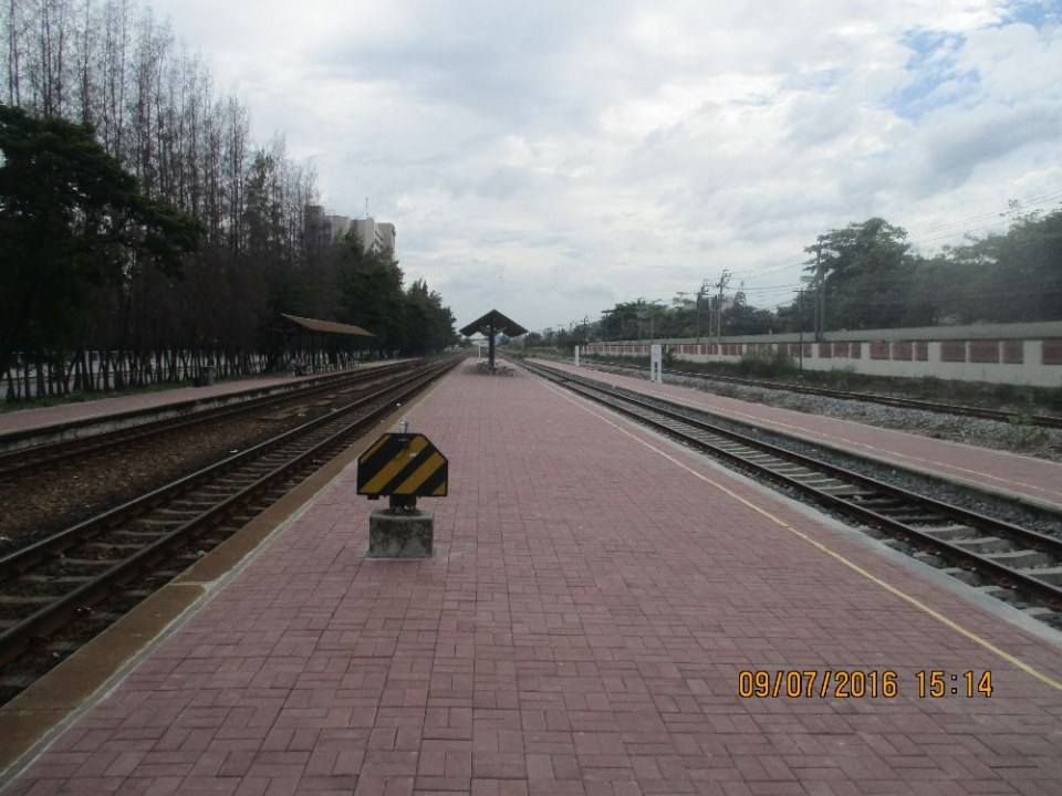 ป้ายหยุดรถไฟพระจอมเกล้าลาดกระบัง