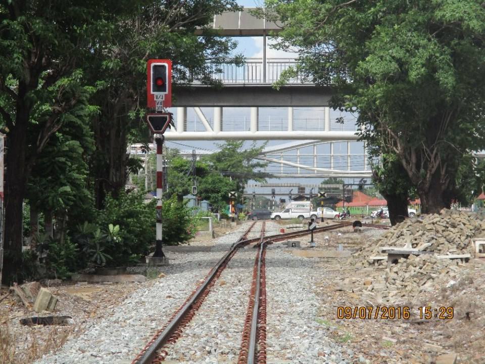 ป้ายหยุดรถไฟพระจอมเกล้าลาดกระบัง