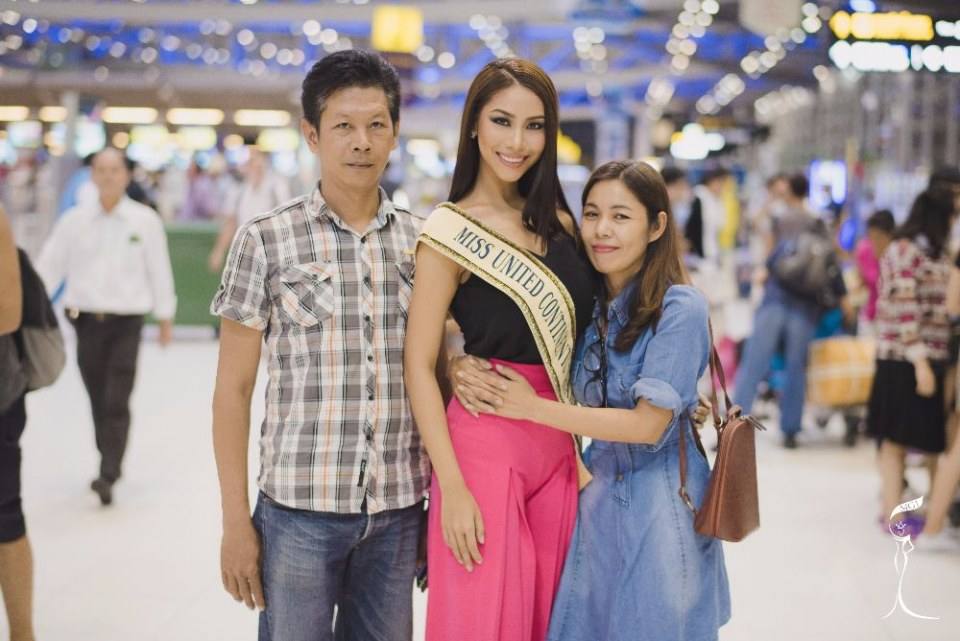 รวมภาพน้องโบว์ เดินทางไปประกวด Miss United Continents 2016