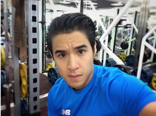 ไม่คิดไม่ฝัน "นิว ชัยพล" จะรับบทเจ้าชายแห่งเชียงเงิน โชว์หุ่นมัดกล้ามงามๆ สมเป็นโอรสรูปงาม