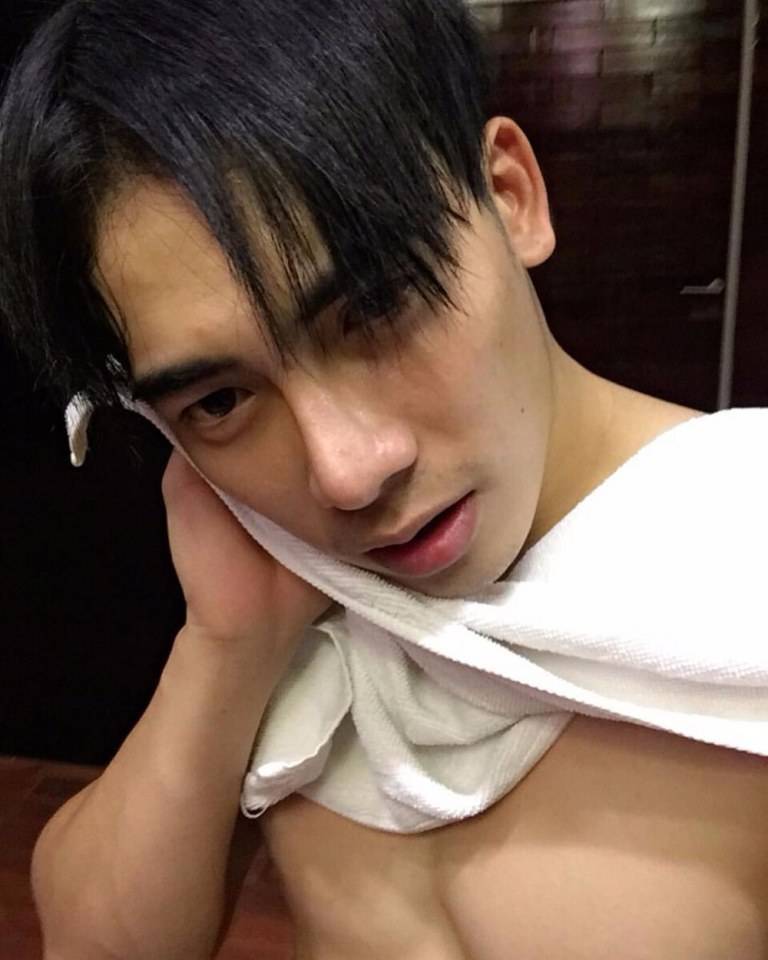 บ้ากล้าม นม วงแขน
