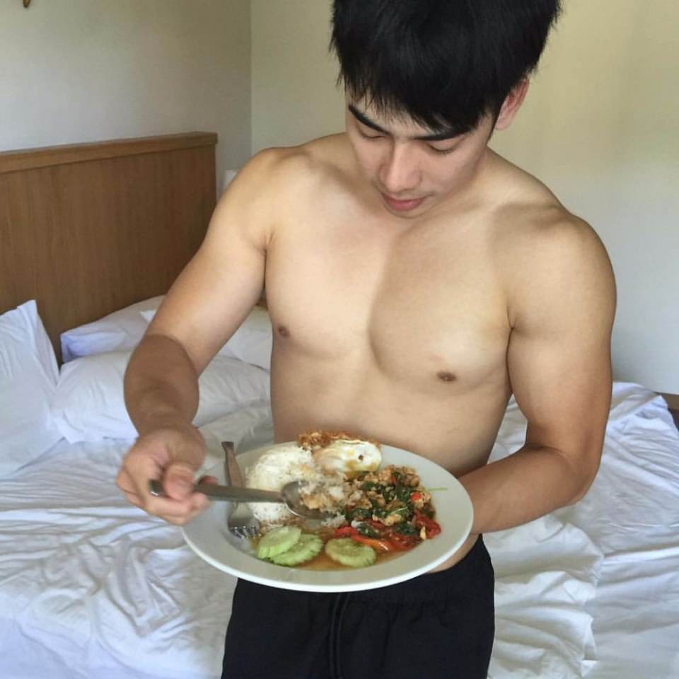 บ้ากล้าม นม วงแขน