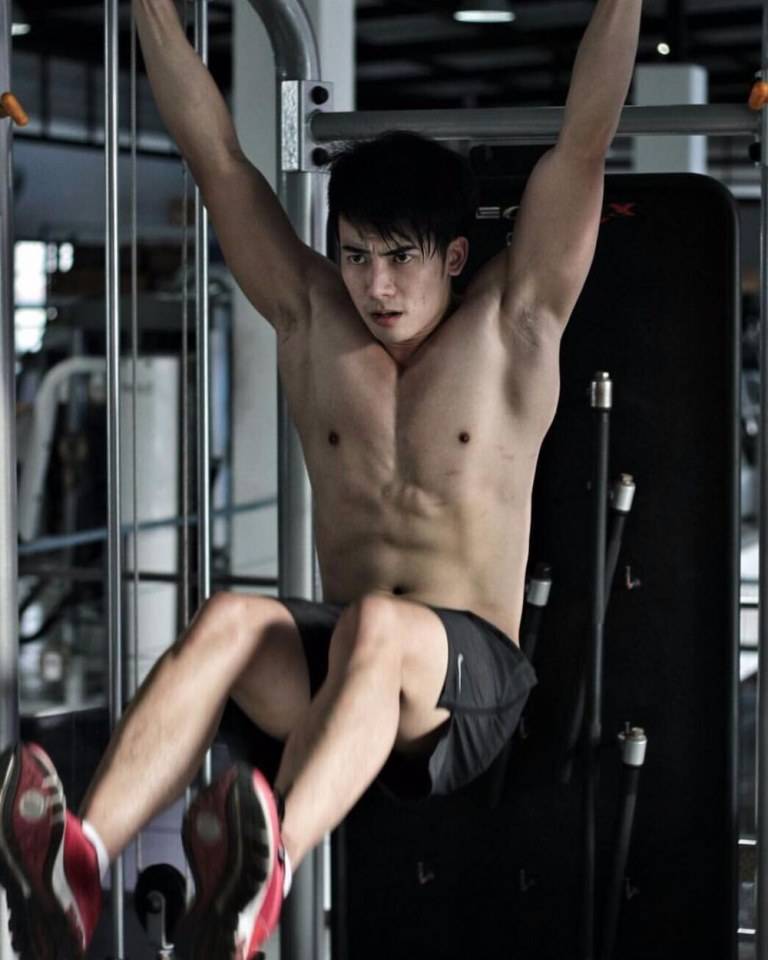 บ้ากล้าม นม วงแขน