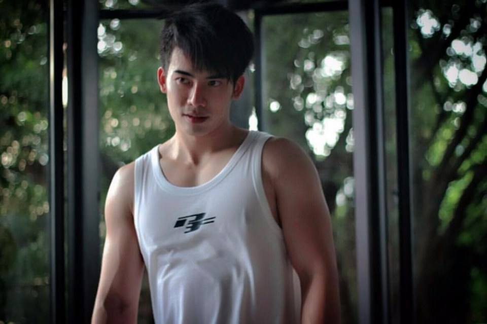 บ้ากล้าม นม วงแขน