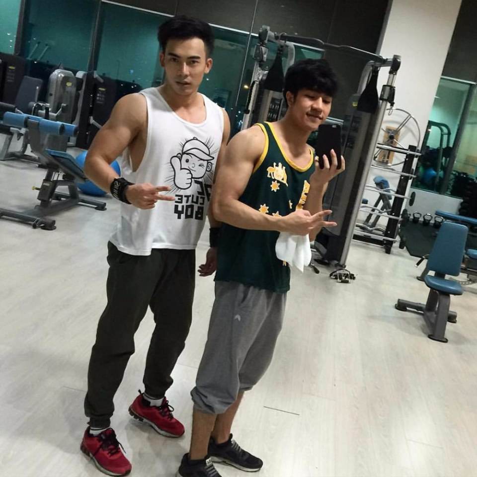 บ้ากล้าม นม วงแขน