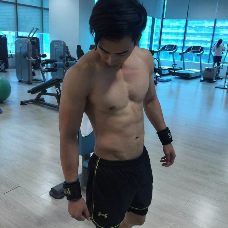 บ้ากล้าม นม วงแขน