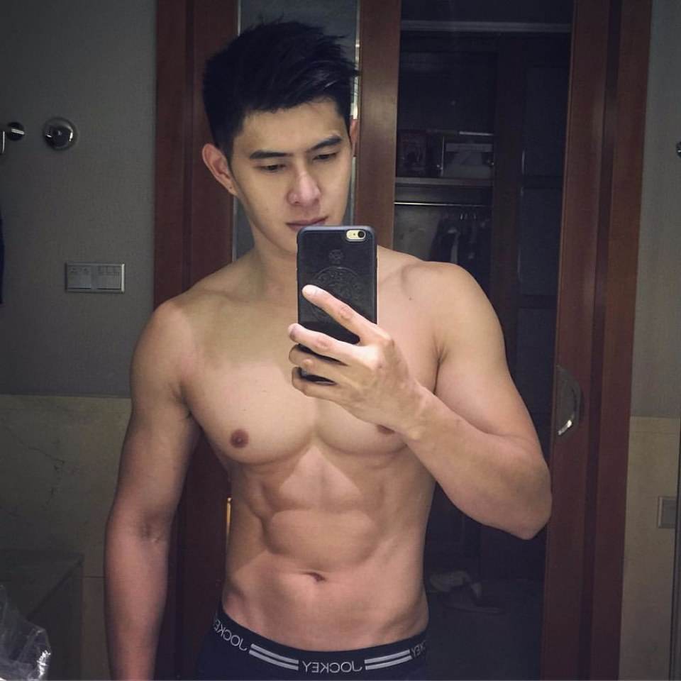บ้ากล้าม นม วงแขน