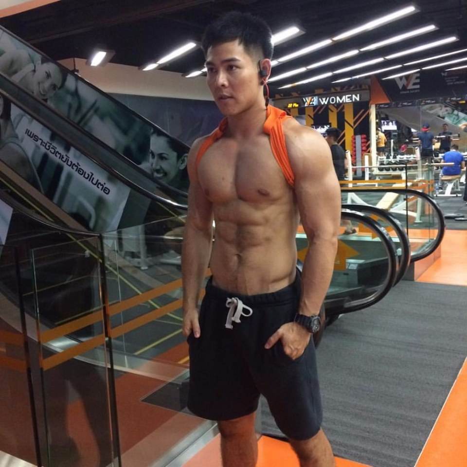 บ้ากล้าม นม วงแขน