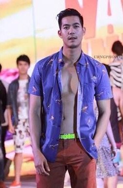 เวียร์ ศุกลวัฒน์
