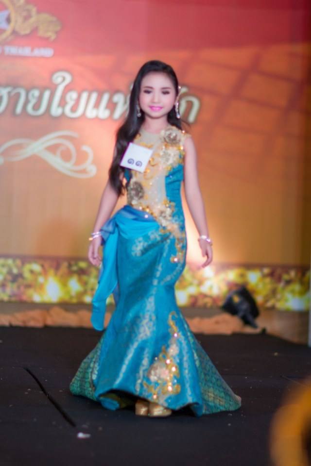 เชิญร่วมประกวดแฟชั่นโชว์ราตรีผ้าไหมสายใยแห่งรักประจำปี2560