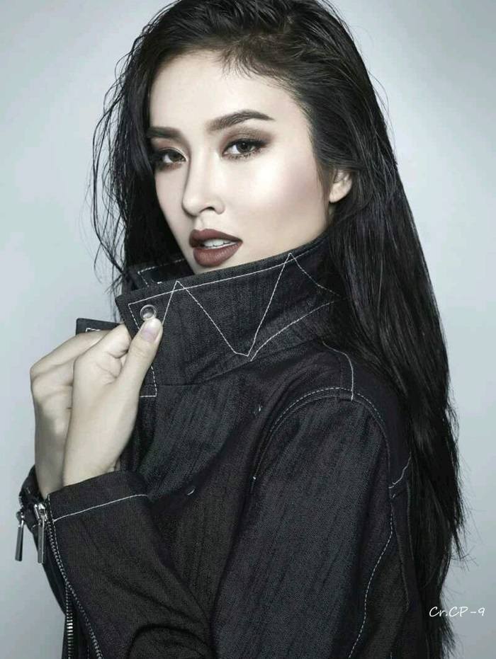 ปอย ตรีชฎา @ LIPS vol.18 no.4 August 2016