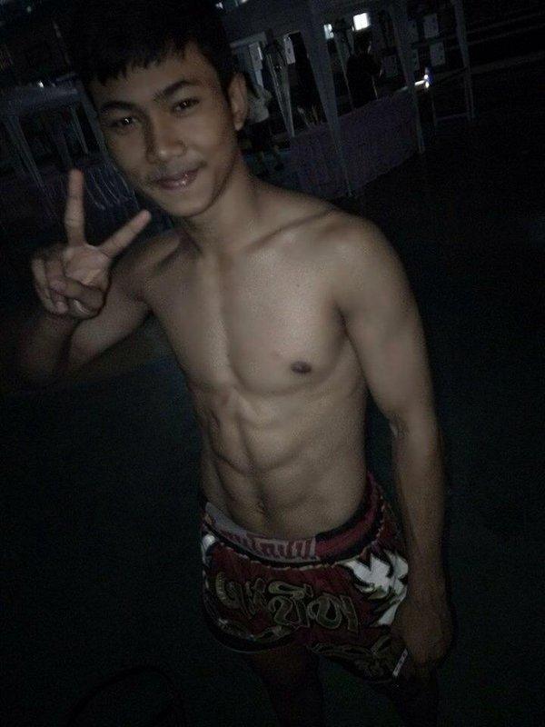 รวมภาพ นักมวยหล่อ น่ารัก "เป้าตุง" มัธยมวัยมัน