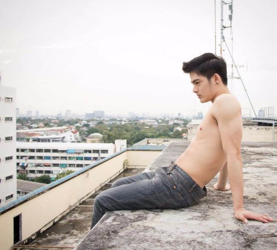 เมื่อเขาถอด