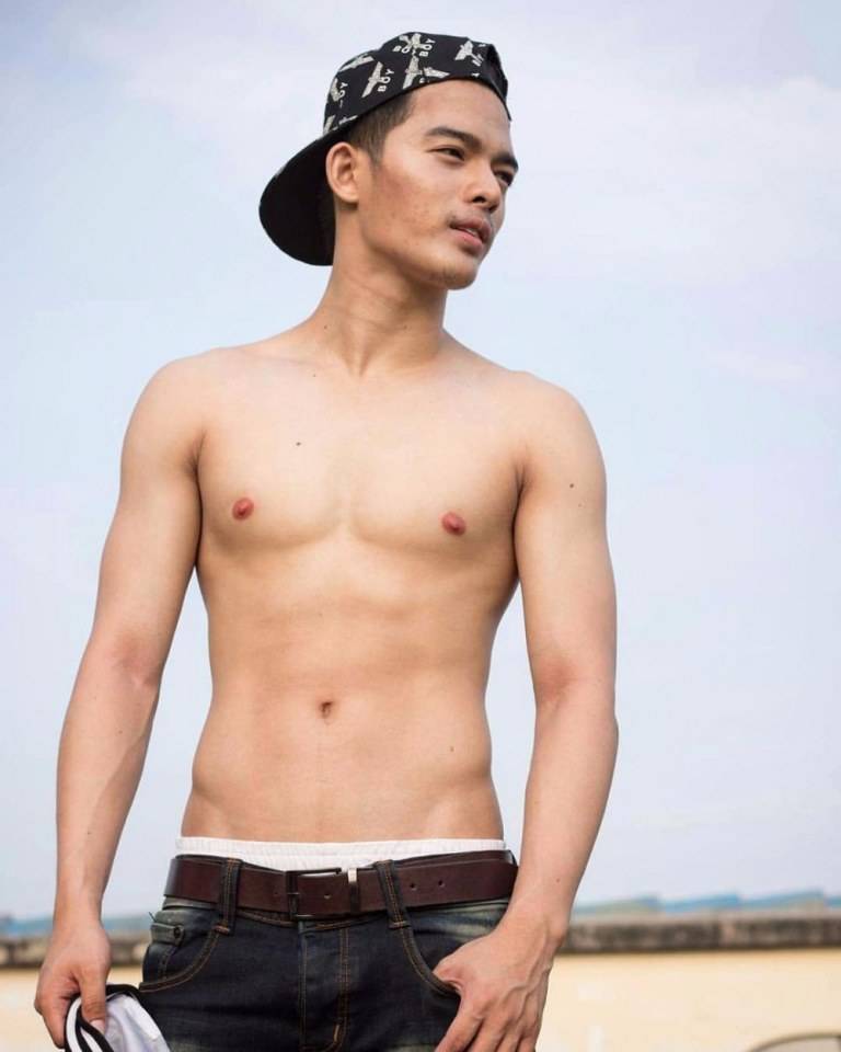 เมื่อเขาถอด