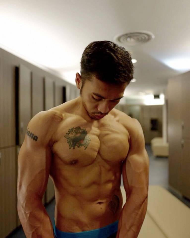 เมื่อเขาถอด