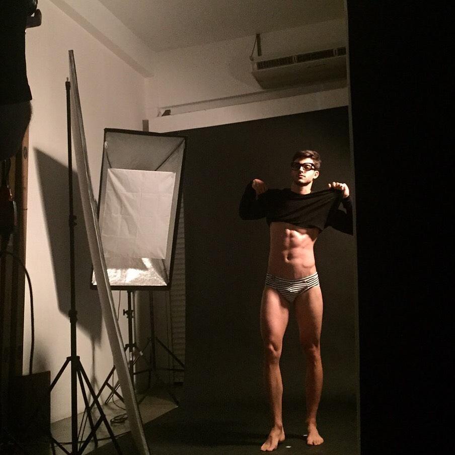 หนุ่มๆ hotzz ถ่ายเเบบเกงว่ายน้ำ....แซ่บมากก