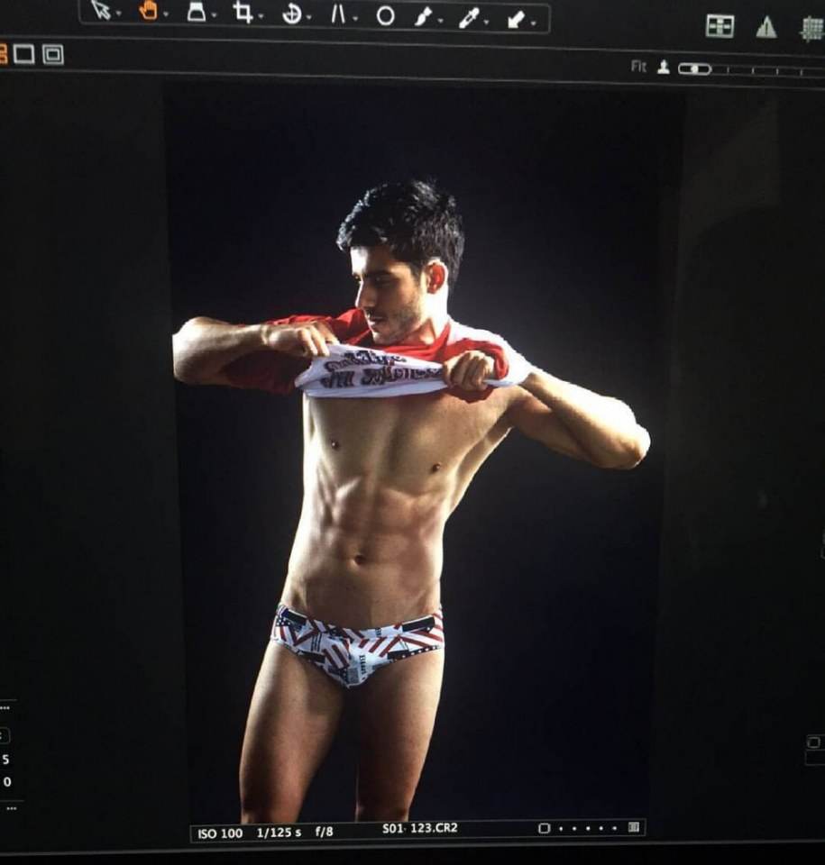 หนุ่มๆ hotzz ถ่ายเเบบเกงว่ายน้ำ....แซ่บมากก