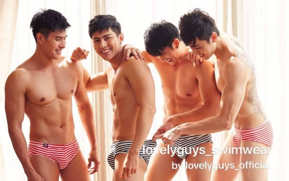 หนุ่มๆ hotzz ถ่ายเเบบเกงว่ายน้ำ....แซ่บมากก